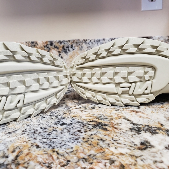 Fila - Picture 9 of 13